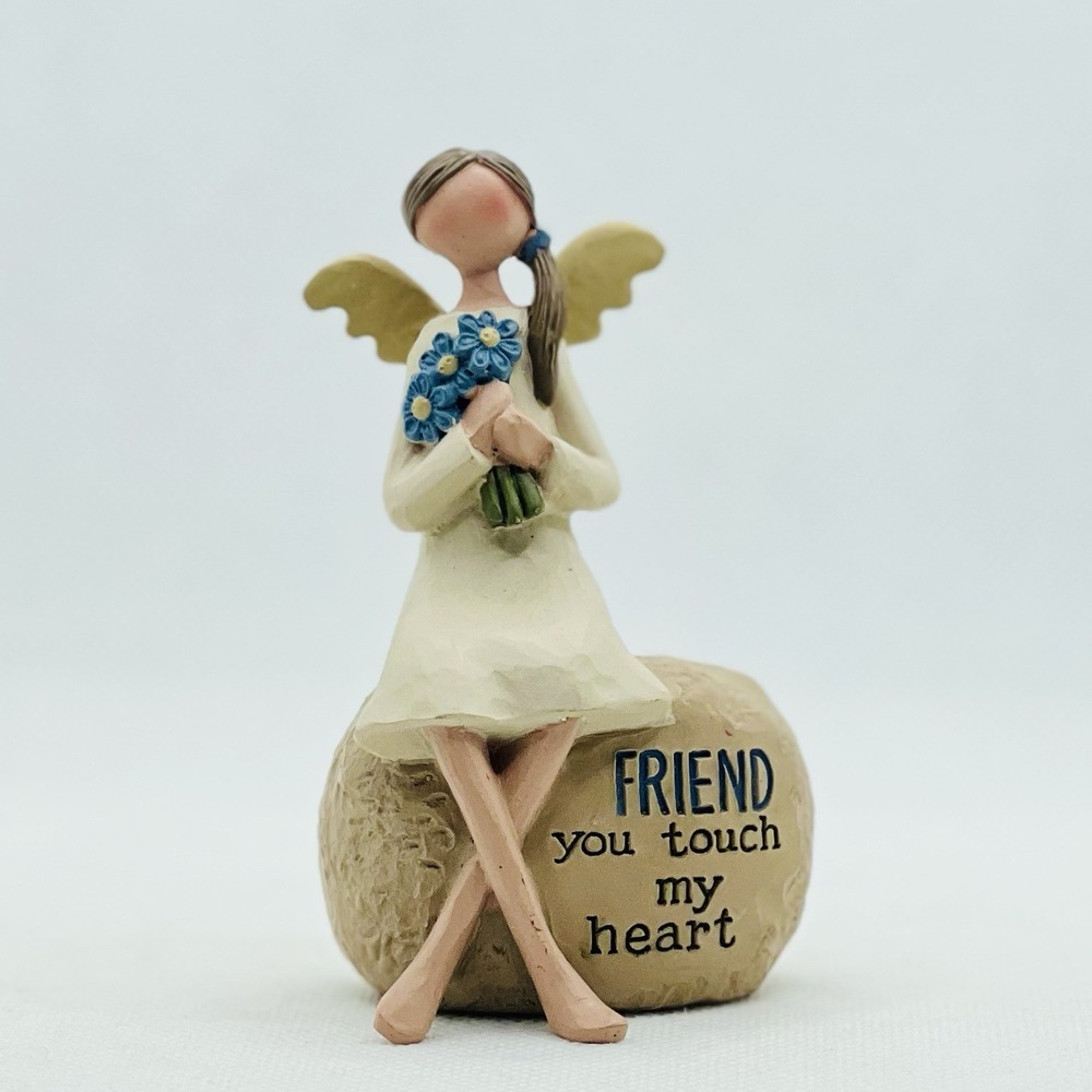 Blossom Bucket 2015 B. Lloyd Resin‎ Angel "Friends You Touch My Heart" Figurine